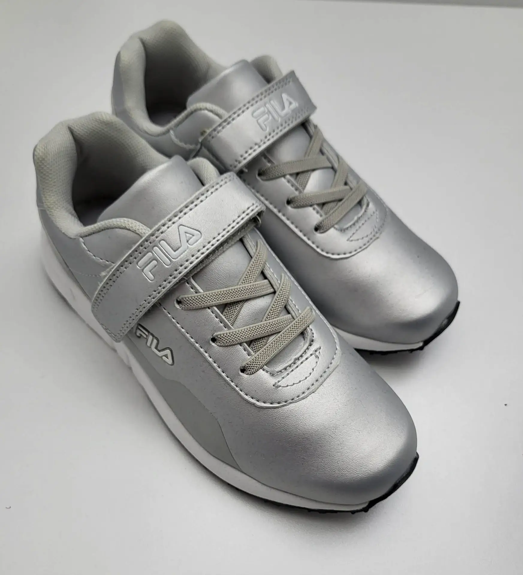 athlitika-papoutsia-koritsi-fila-silver-velcro-main
